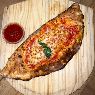 Calzone Napoletano