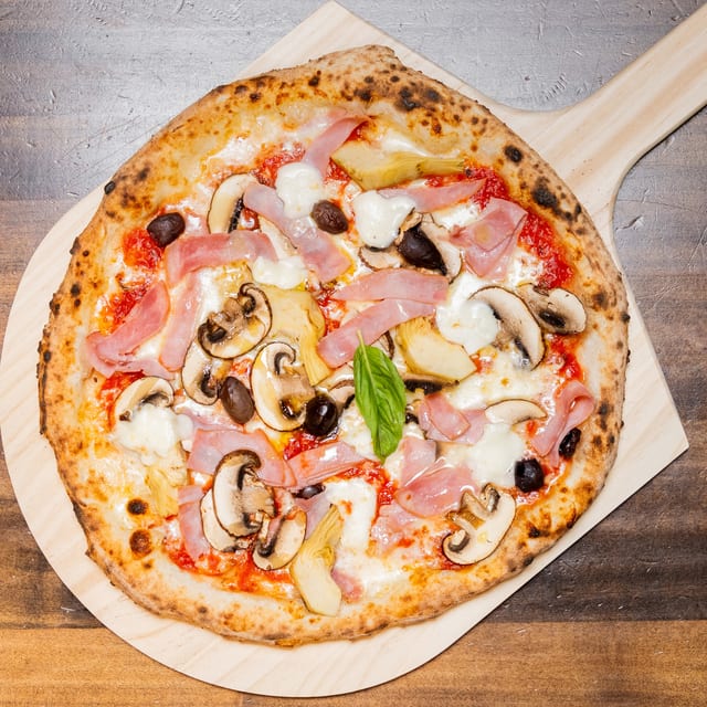 Capricciosa Pizza.